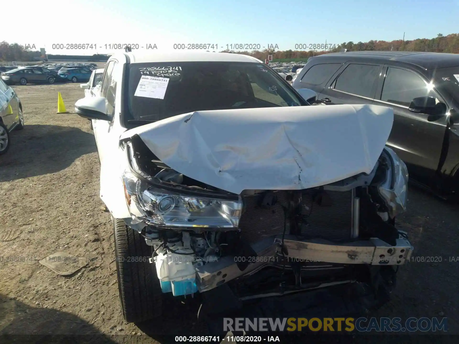 6 Photograph of a damaged car 5TDBZRFH2KS917697 TOYOTA HIGHLANDER 2019