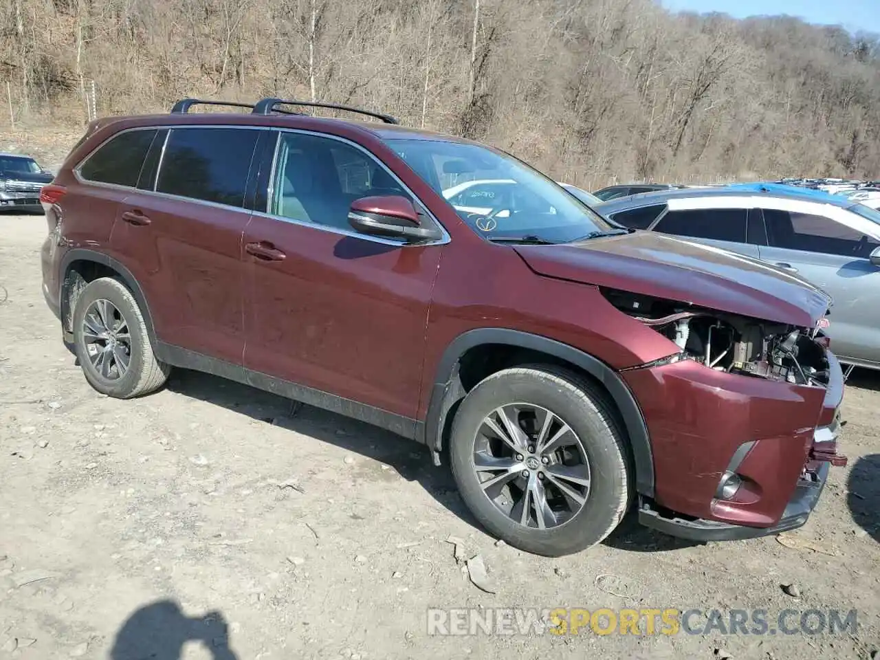 4 Photograph of a damaged car 5TDBZRFH2KS927663 TOYOTA HIGHLANDER 2019