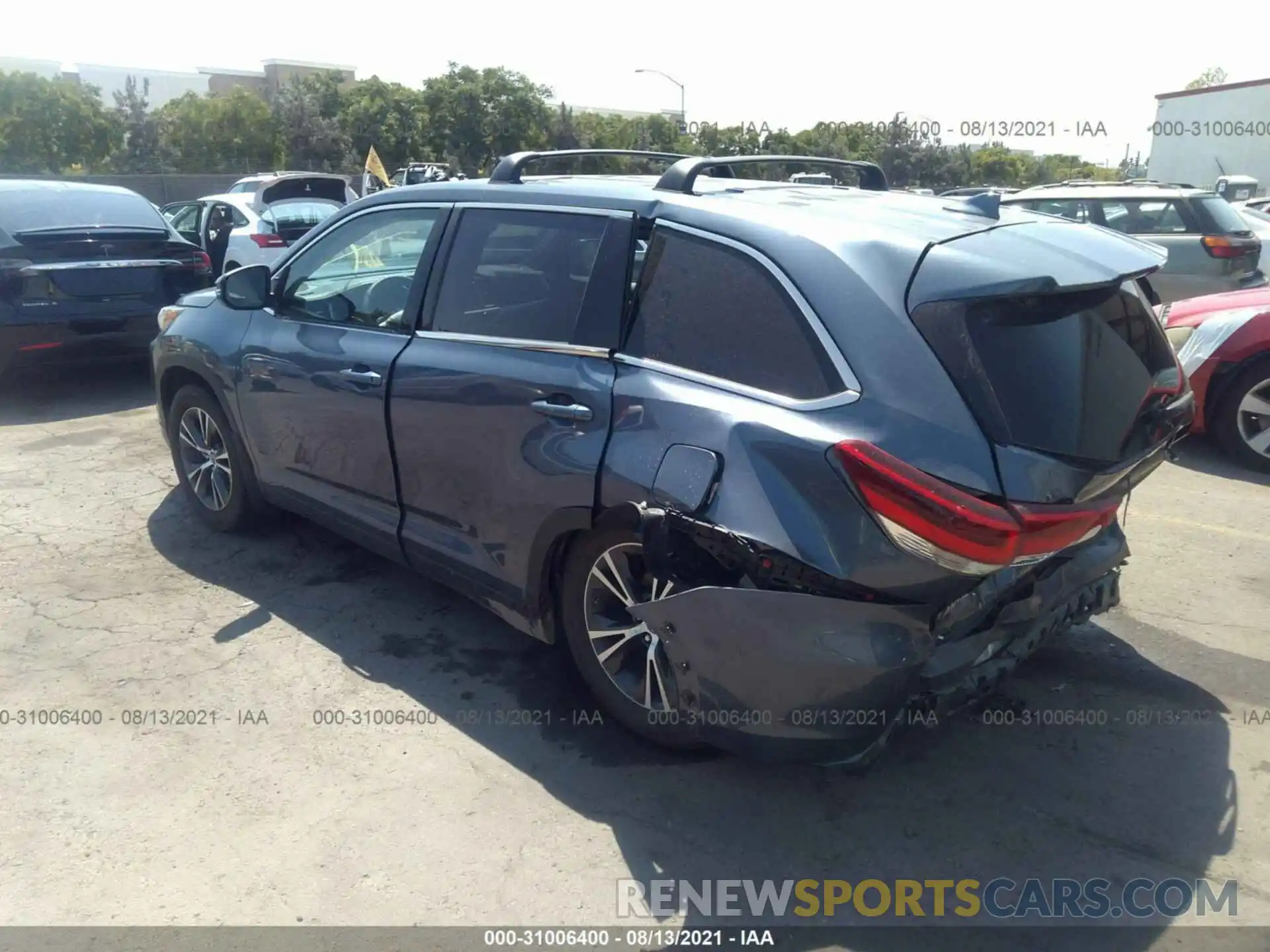 3 Photograph of a damaged car 5TDBZRFH2KS939408 TOYOTA HIGHLANDER 2019