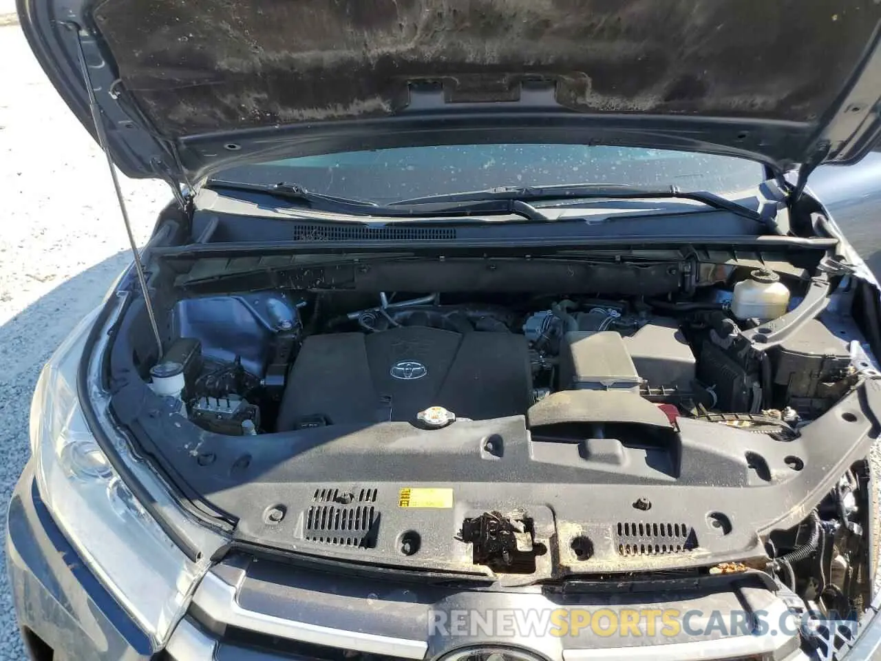 12 Photograph of a damaged car 5TDBZRFH2KS940185 TOYOTA HIGHLANDER 2019