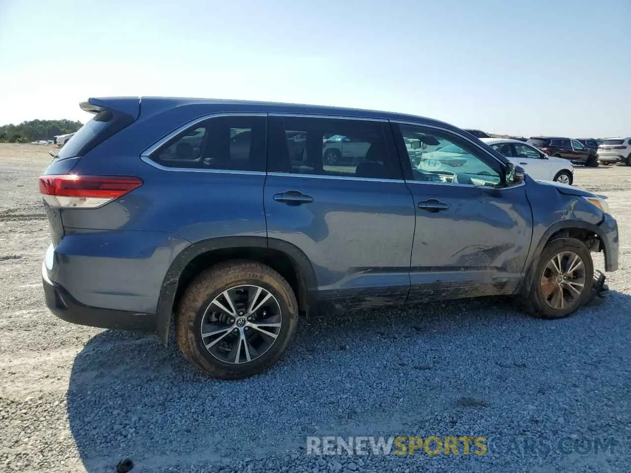 3 Photograph of a damaged car 5TDBZRFH2KS940185 TOYOTA HIGHLANDER 2019