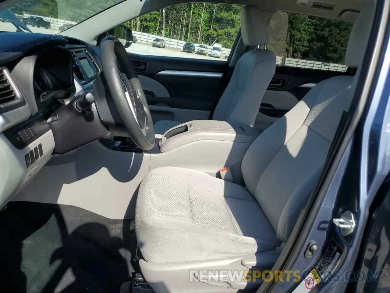 7 Photograph of a damaged car 5TDBZRFH2KS940185 TOYOTA HIGHLANDER 2019