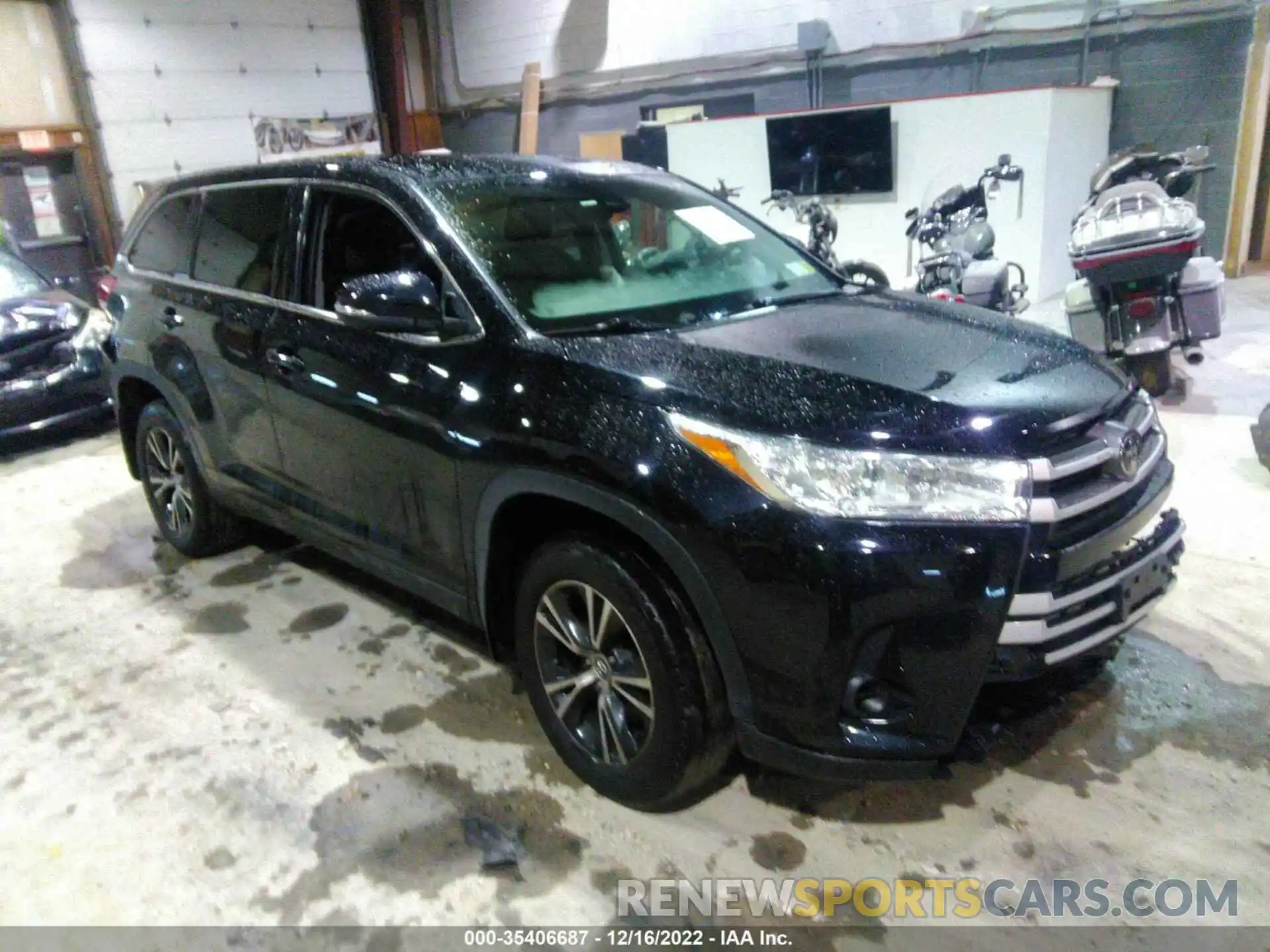 1 Photograph of a damaged car 5TDBZRFH2KS942292 TOYOTA HIGHLANDER 2019