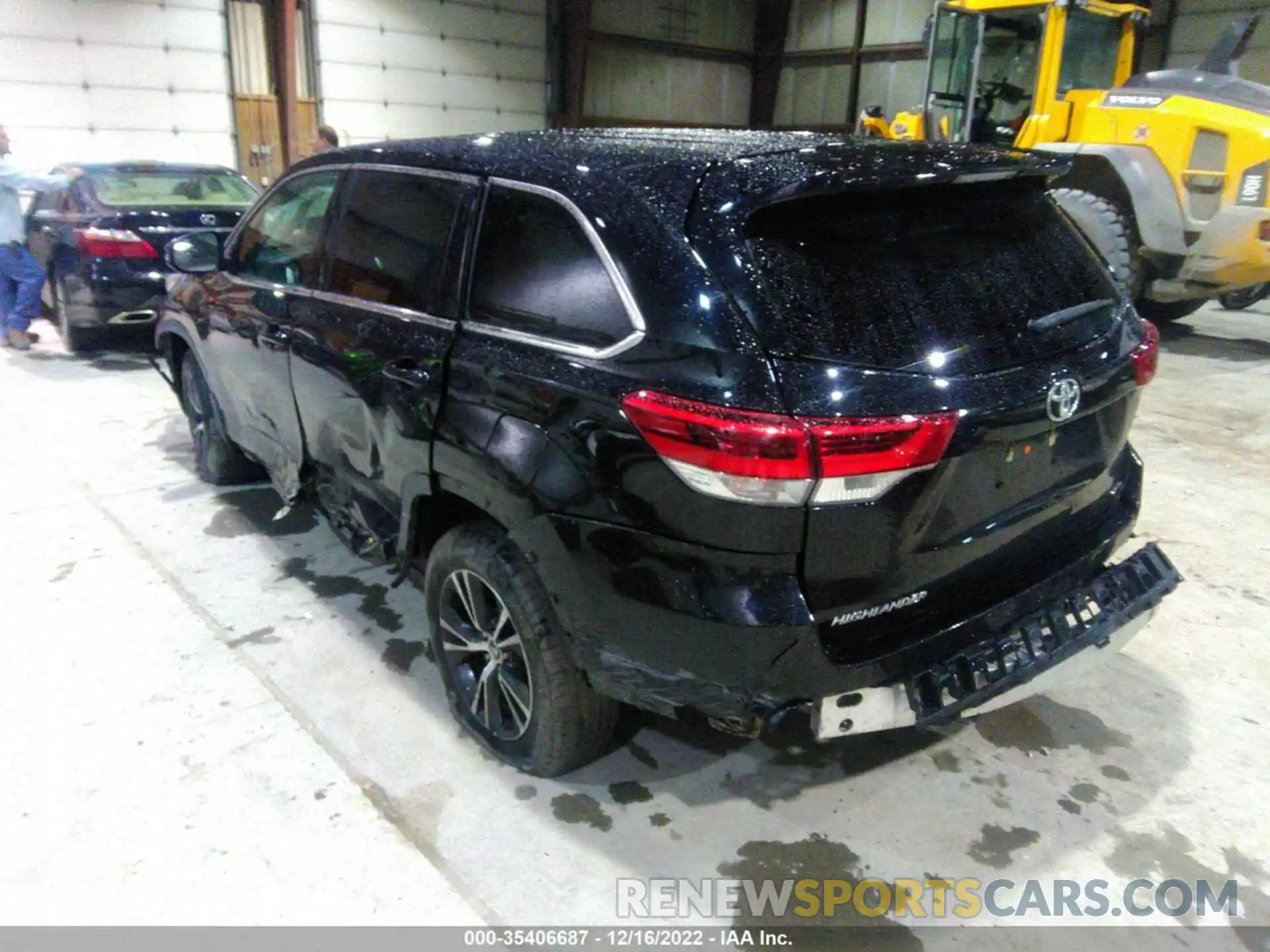 3 Photograph of a damaged car 5TDBZRFH2KS942292 TOYOTA HIGHLANDER 2019