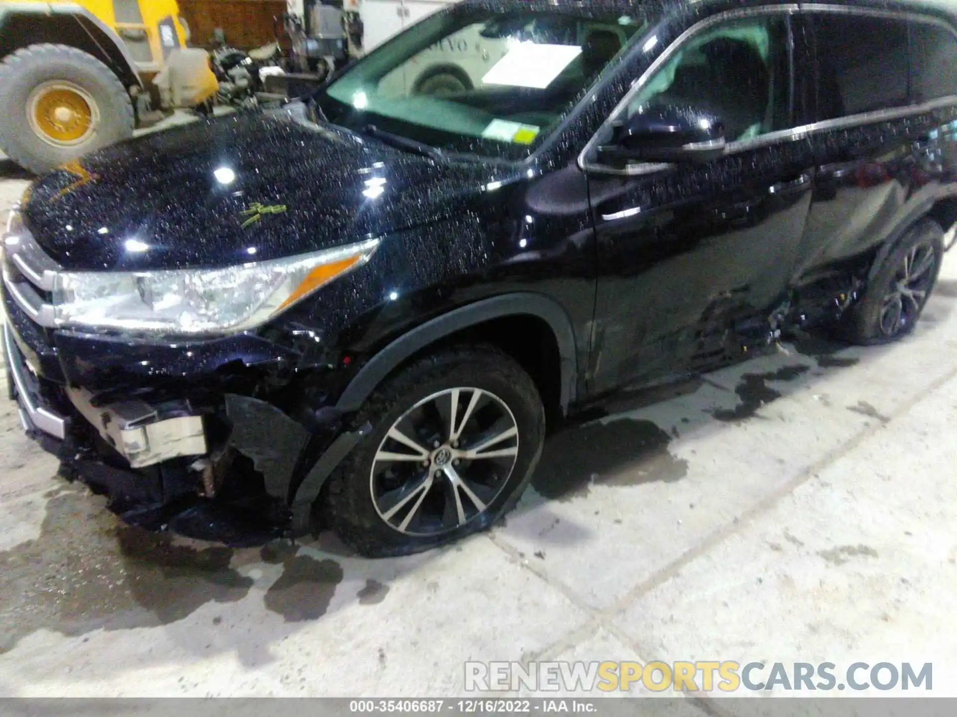 6 Photograph of a damaged car 5TDBZRFH2KS942292 TOYOTA HIGHLANDER 2019