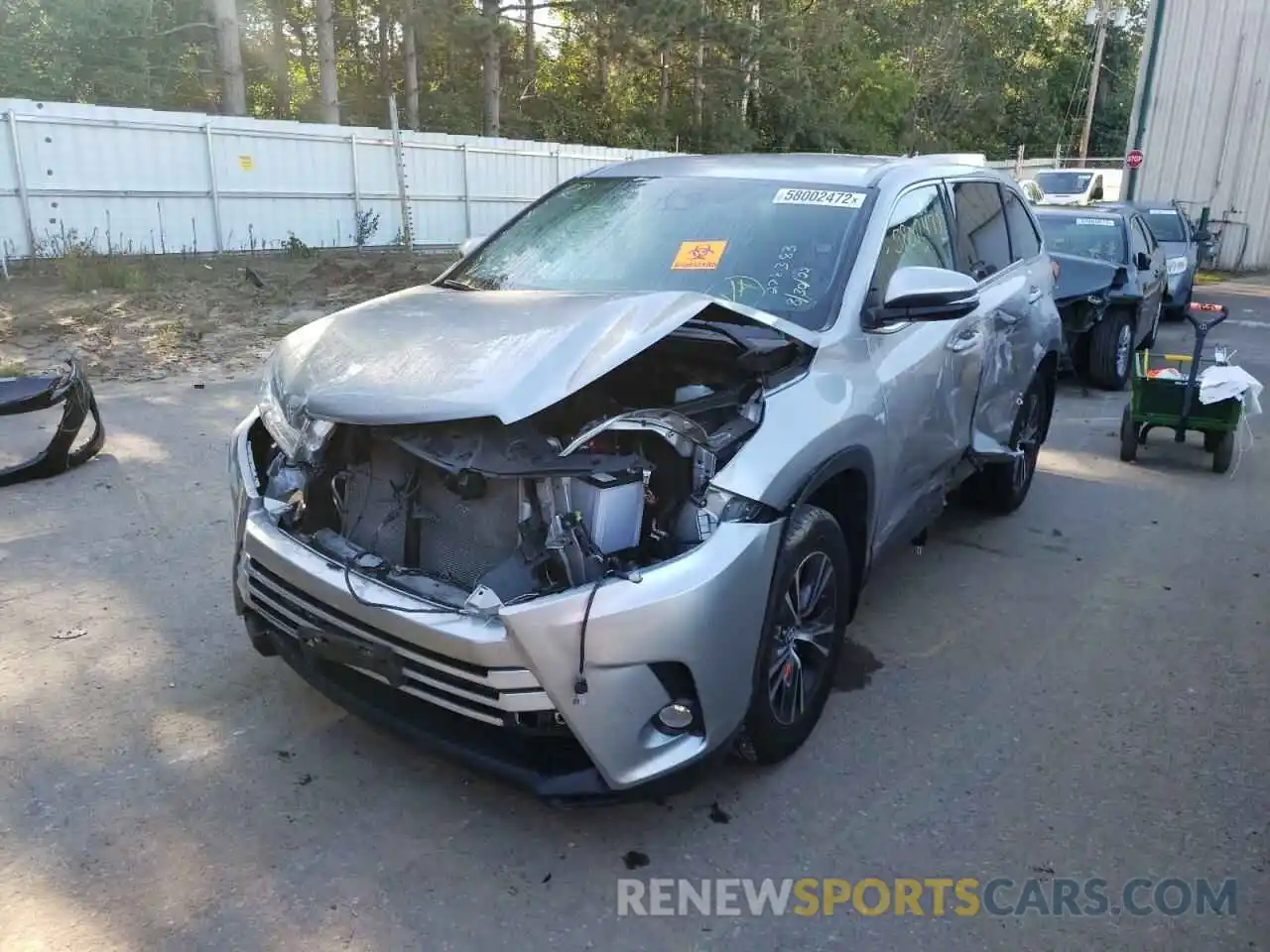 2 Photograph of a damaged car 5TDBZRFH2KS993615 TOYOTA HIGHLANDER 2019