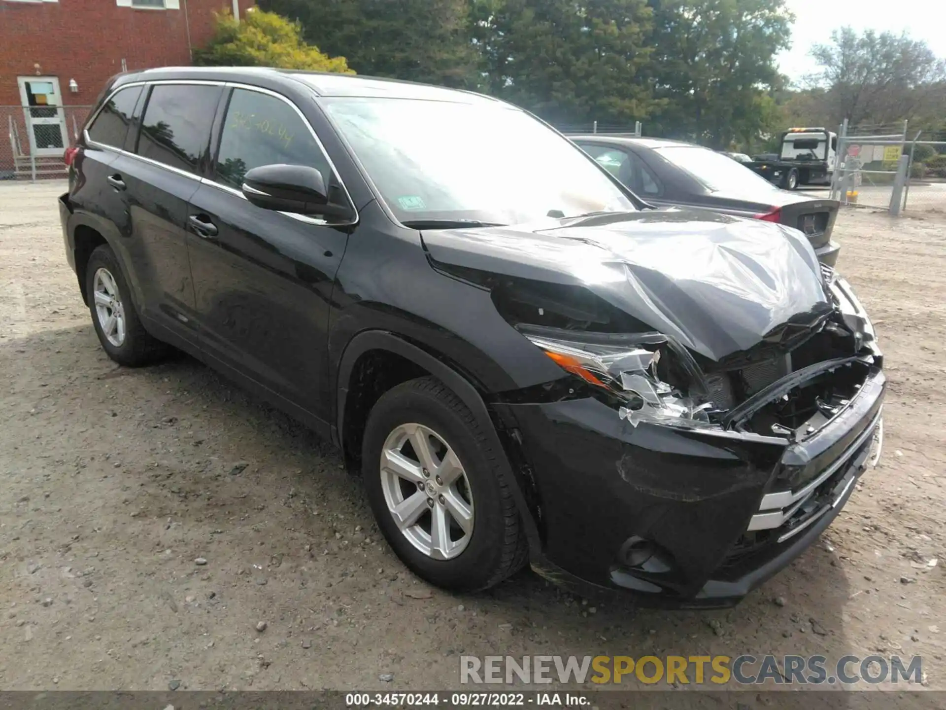 1 Photograph of a damaged car 5TDBZRFH3KS700384 TOYOTA HIGHLANDER 2019