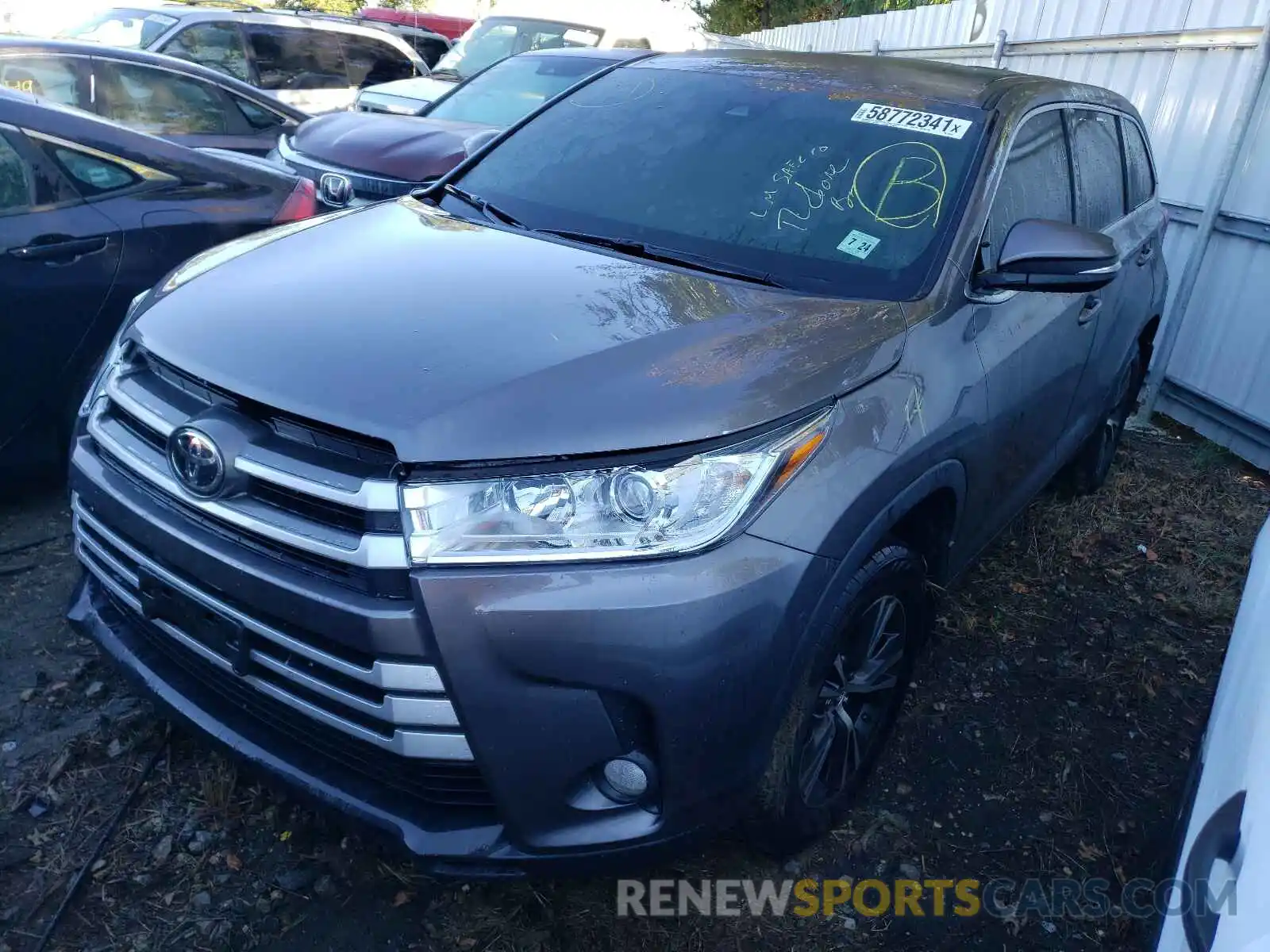 2 Photograph of a damaged car 5TDBZRFH3KS701275 TOYOTA HIGHLANDER 2019