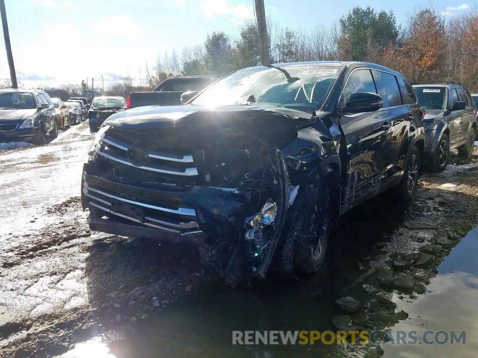 2 Photograph of a damaged car 5TDBZRFH3KS933908 TOYOTA HIGHLANDER 2019