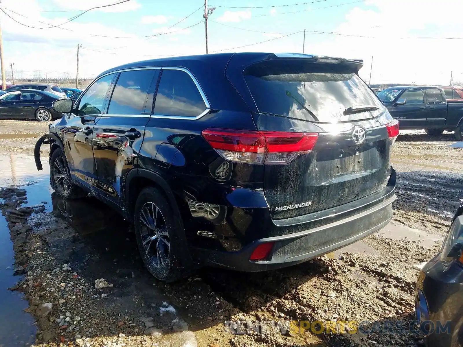 3 Photograph of a damaged car 5TDBZRFH3KS933908 TOYOTA HIGHLANDER 2019