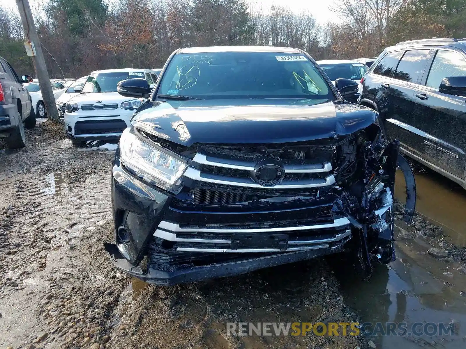 9 Photograph of a damaged car 5TDBZRFH3KS933908 TOYOTA HIGHLANDER 2019