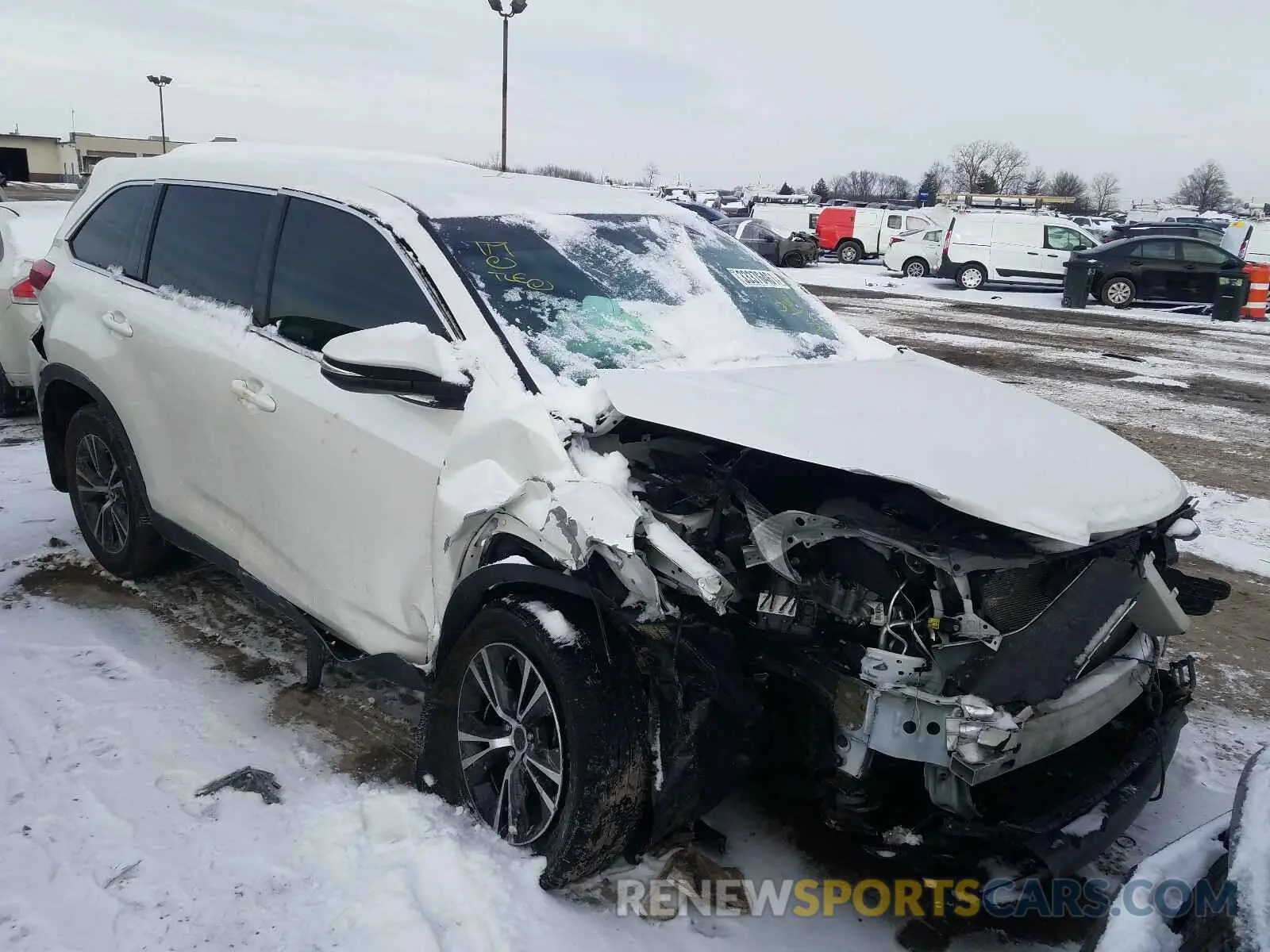 1 Photograph of a damaged car 5TDBZRFH3KS934704 TOYOTA HIGHLANDER 2019