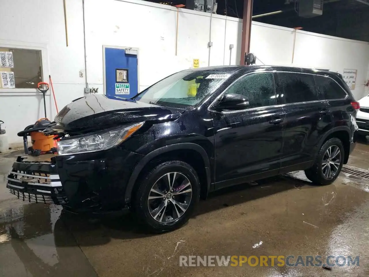 1 Photograph of a damaged car 5TDBZRFH3KS963541 TOYOTA HIGHLANDER 2019