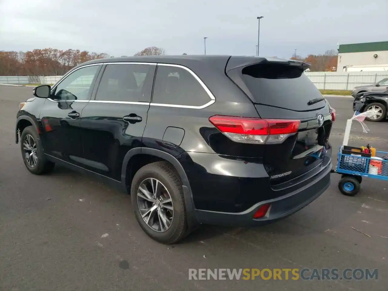 3 Photograph of a damaged car 5TDBZRFH3KS969484 TOYOTA HIGHLANDER 2019