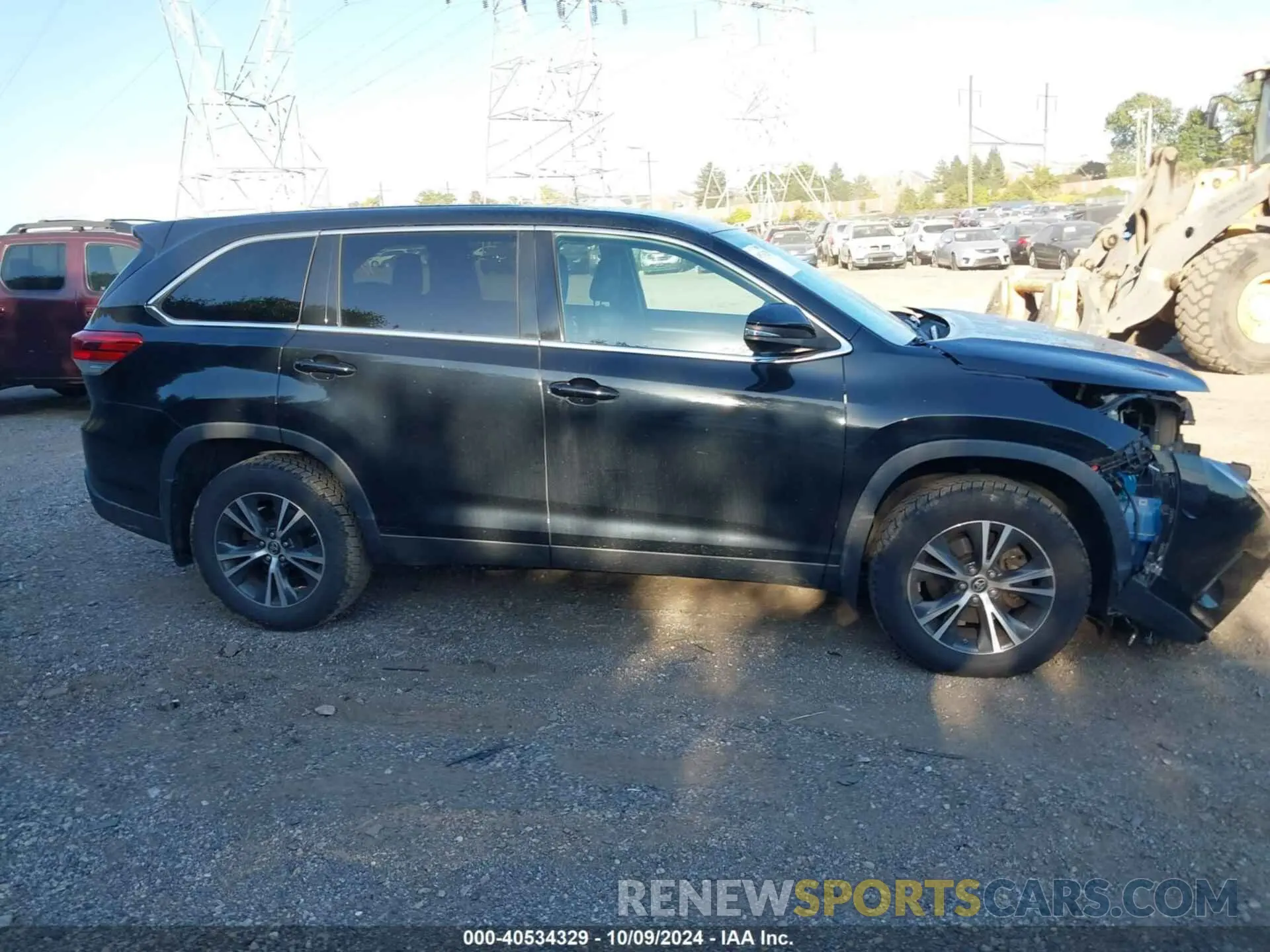 14 Photograph of a damaged car 5TDBZRFH3KS974880 TOYOTA HIGHLANDER 2019