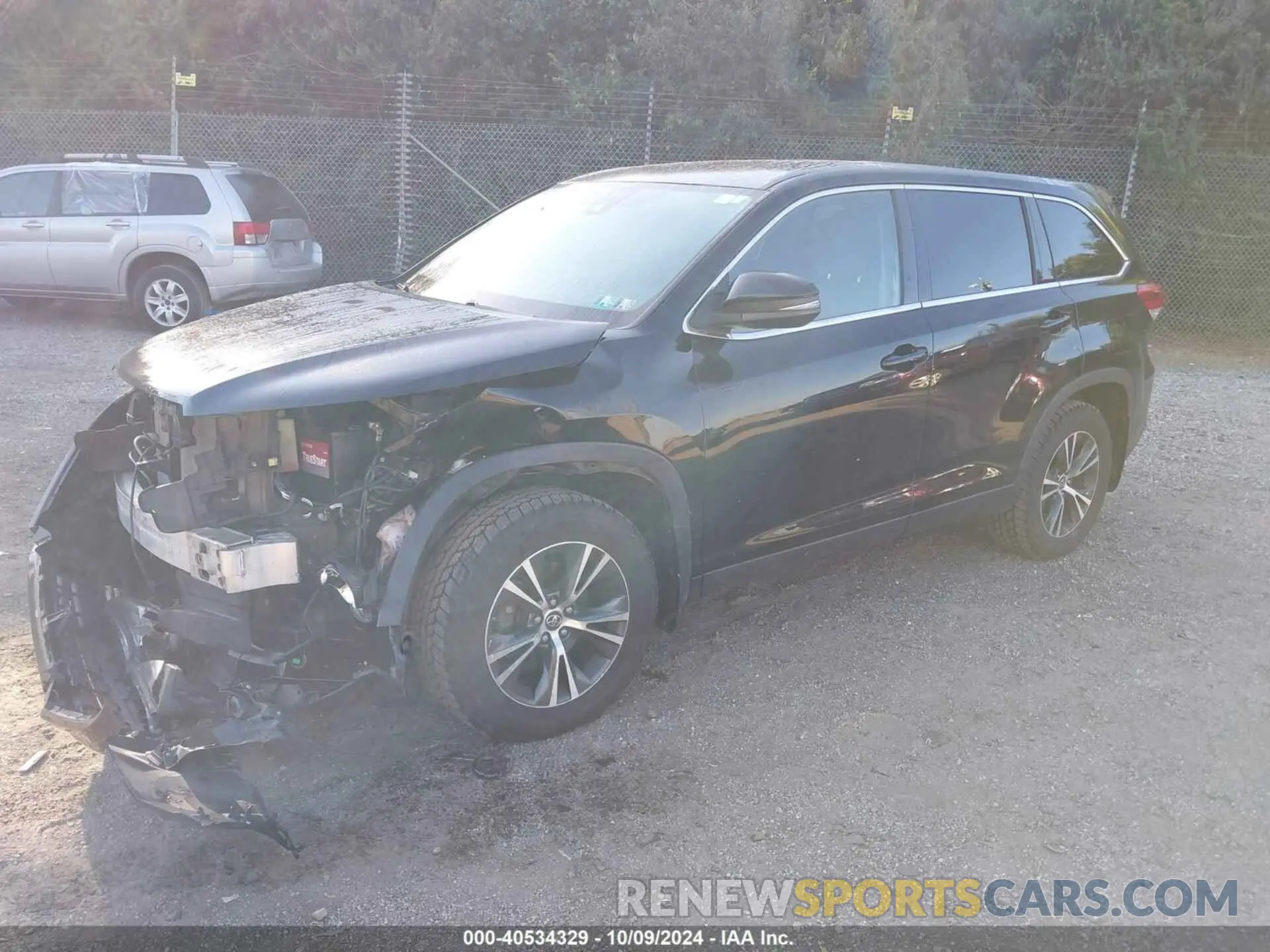 2 Photograph of a damaged car 5TDBZRFH3KS974880 TOYOTA HIGHLANDER 2019