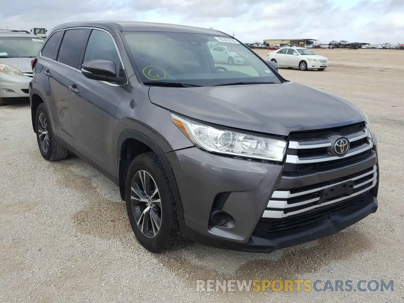 1 Photograph of a damaged car 5TDBZRFH3KS978847 TOYOTA HIGHLANDER 2019