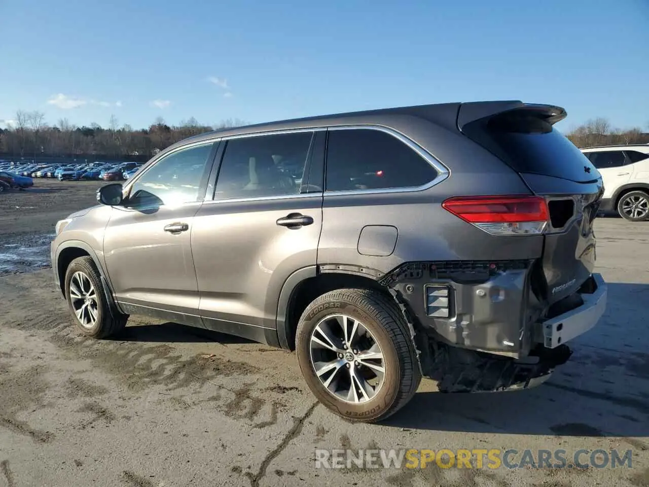 2 Photograph of a damaged car 5TDBZRFH3KS987838 TOYOTA HIGHLANDER 2019