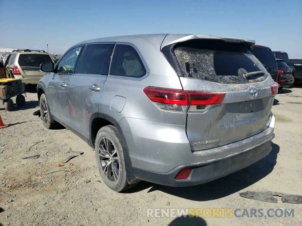 3 Photograph of a damaged car 5TDBZRFH3KS992375 TOYOTA HIGHLANDER 2019