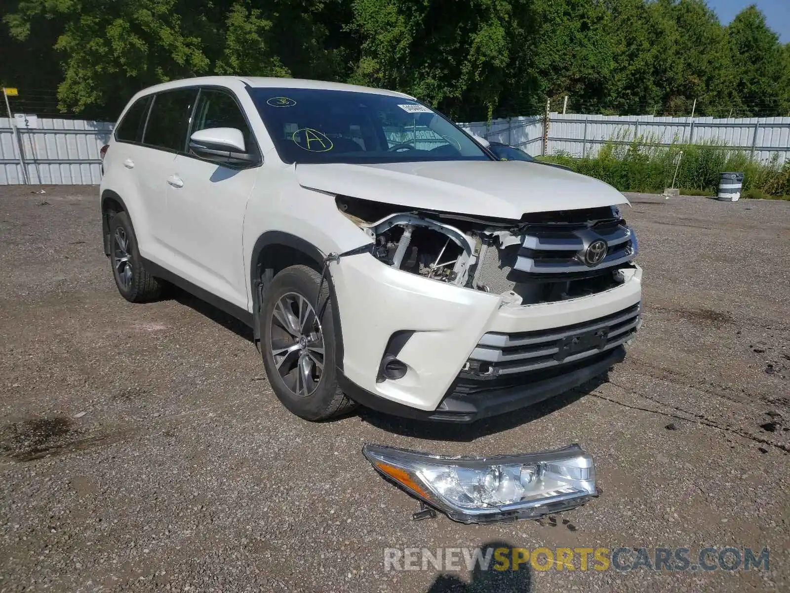 1 Photograph of a damaged car 5TDBZRFH3KS996068 TOYOTA HIGHLANDER 2019