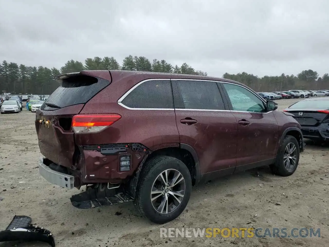 3 Photograph of a damaged car 5TDBZRFH4KS711202 TOYOTA HIGHLANDER 2019