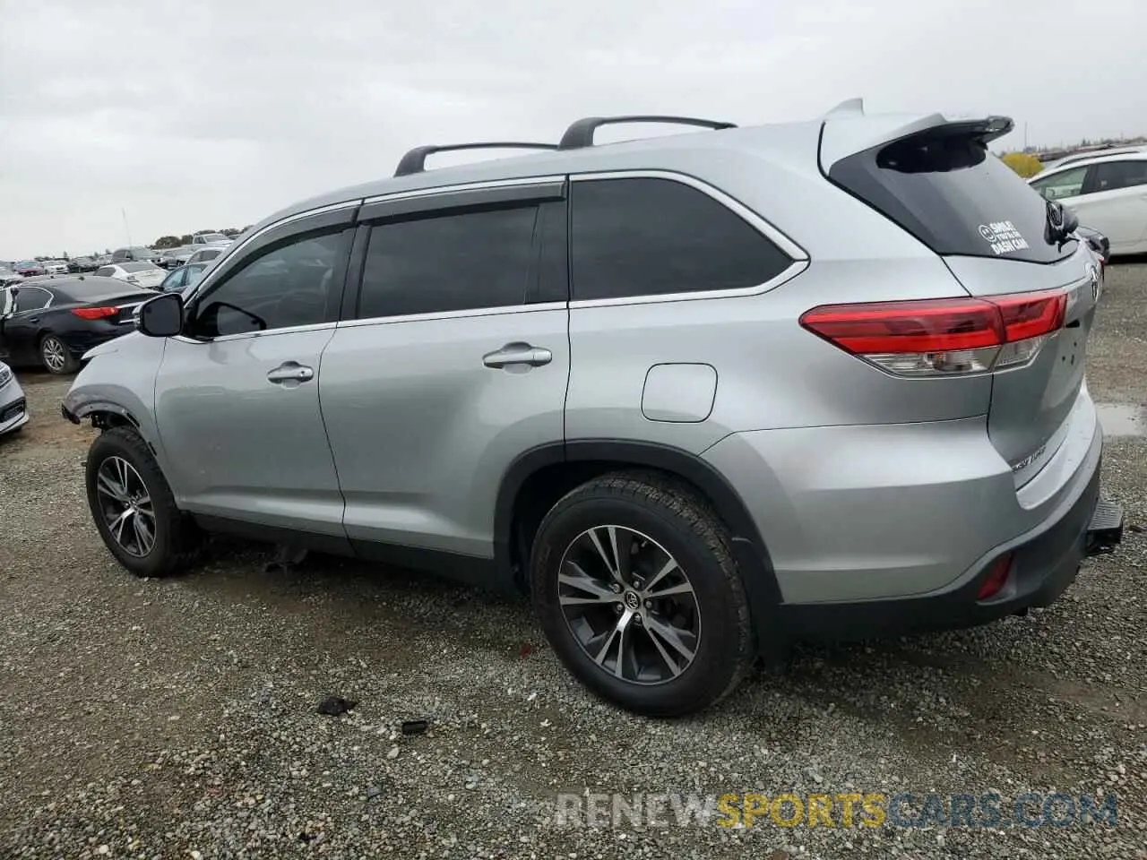 2 Photograph of a damaged car 5TDBZRFH4KS918513 TOYOTA HIGHLANDER 2019