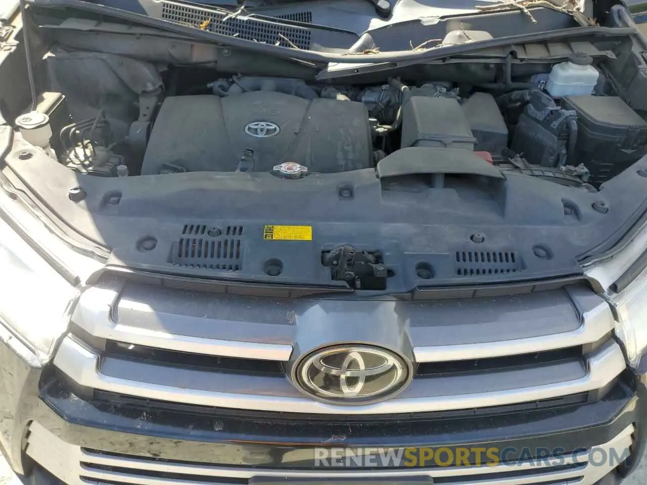 12 Photograph of a damaged car 5TDBZRFH4KS921850 TOYOTA HIGHLANDER 2019