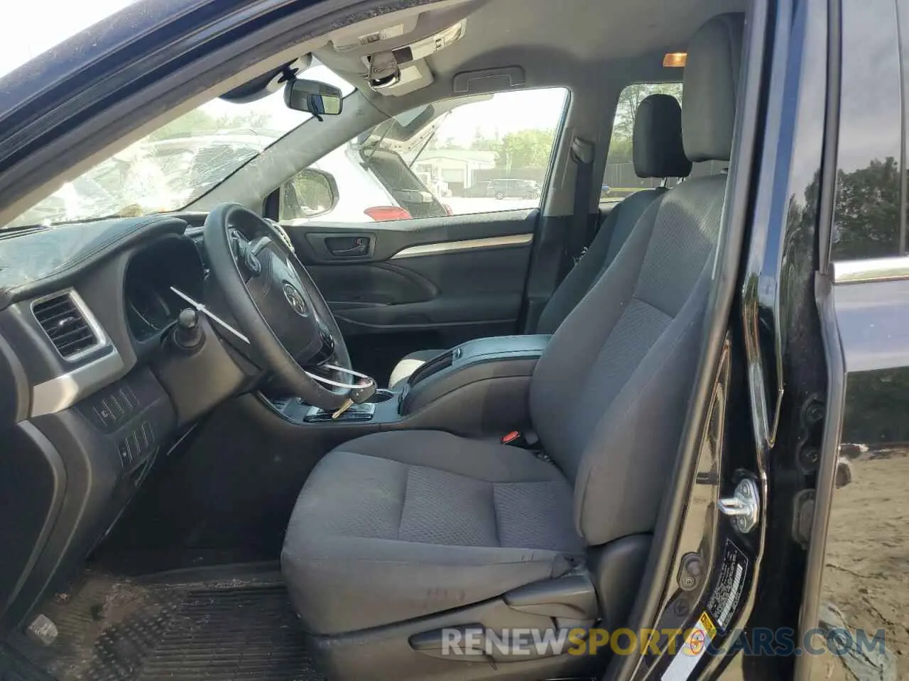 7 Photograph of a damaged car 5TDBZRFH4KS921850 TOYOTA HIGHLANDER 2019