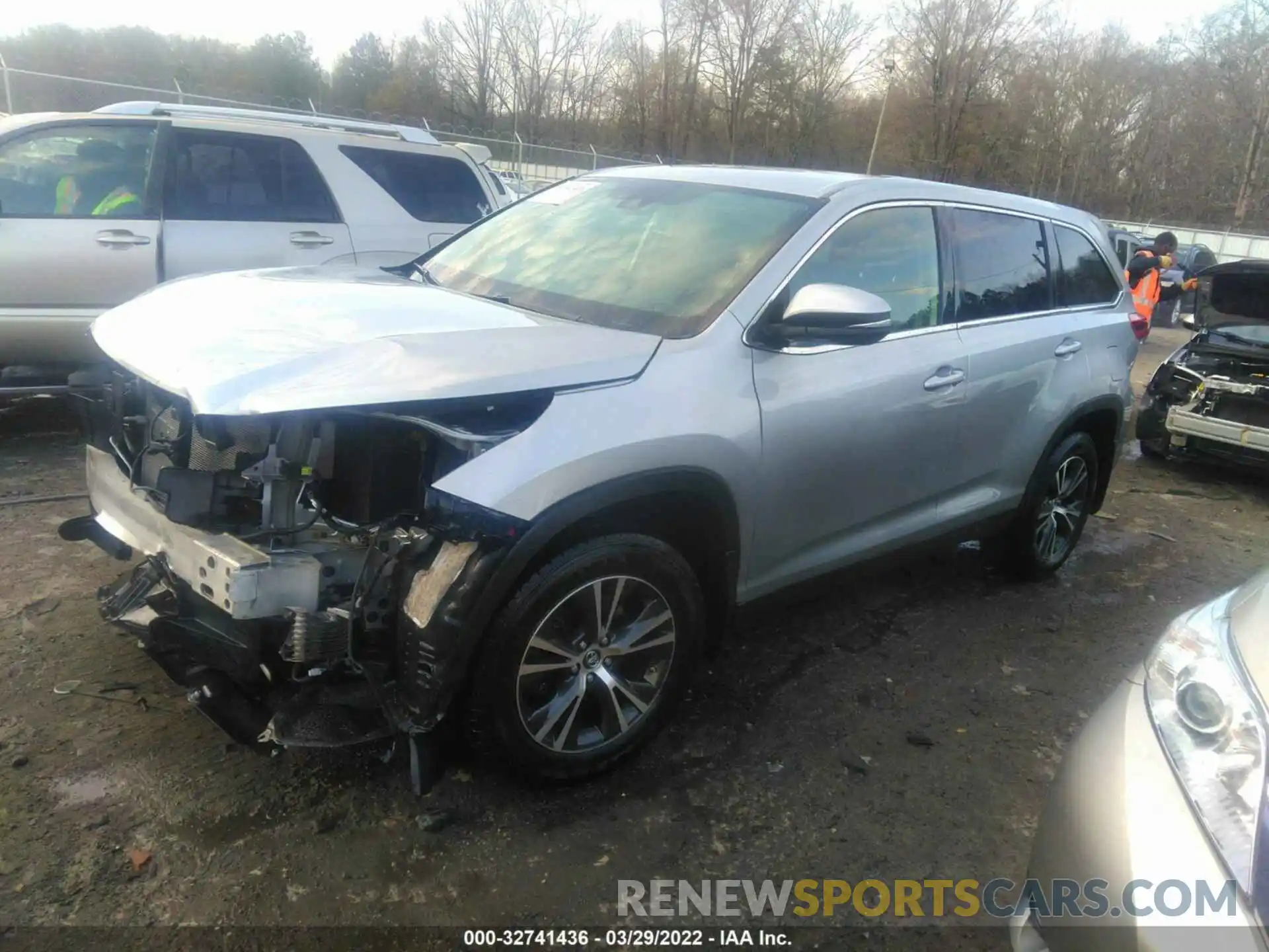 2 Photograph of a damaged car 5TDBZRFH4KS922691 TOYOTA HIGHLANDER 2019