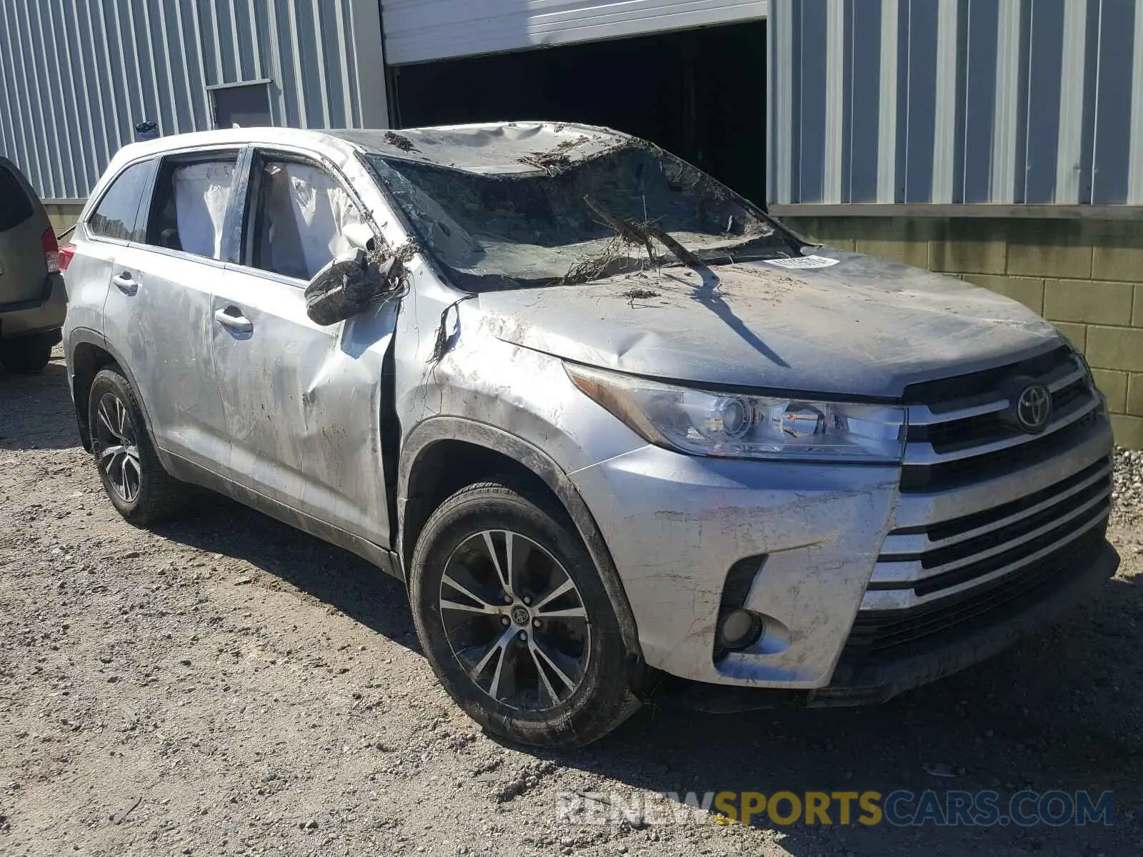 9 Photograph of a damaged car 5TDBZRFH4KS924814 TOYOTA HIGHLANDER 2019