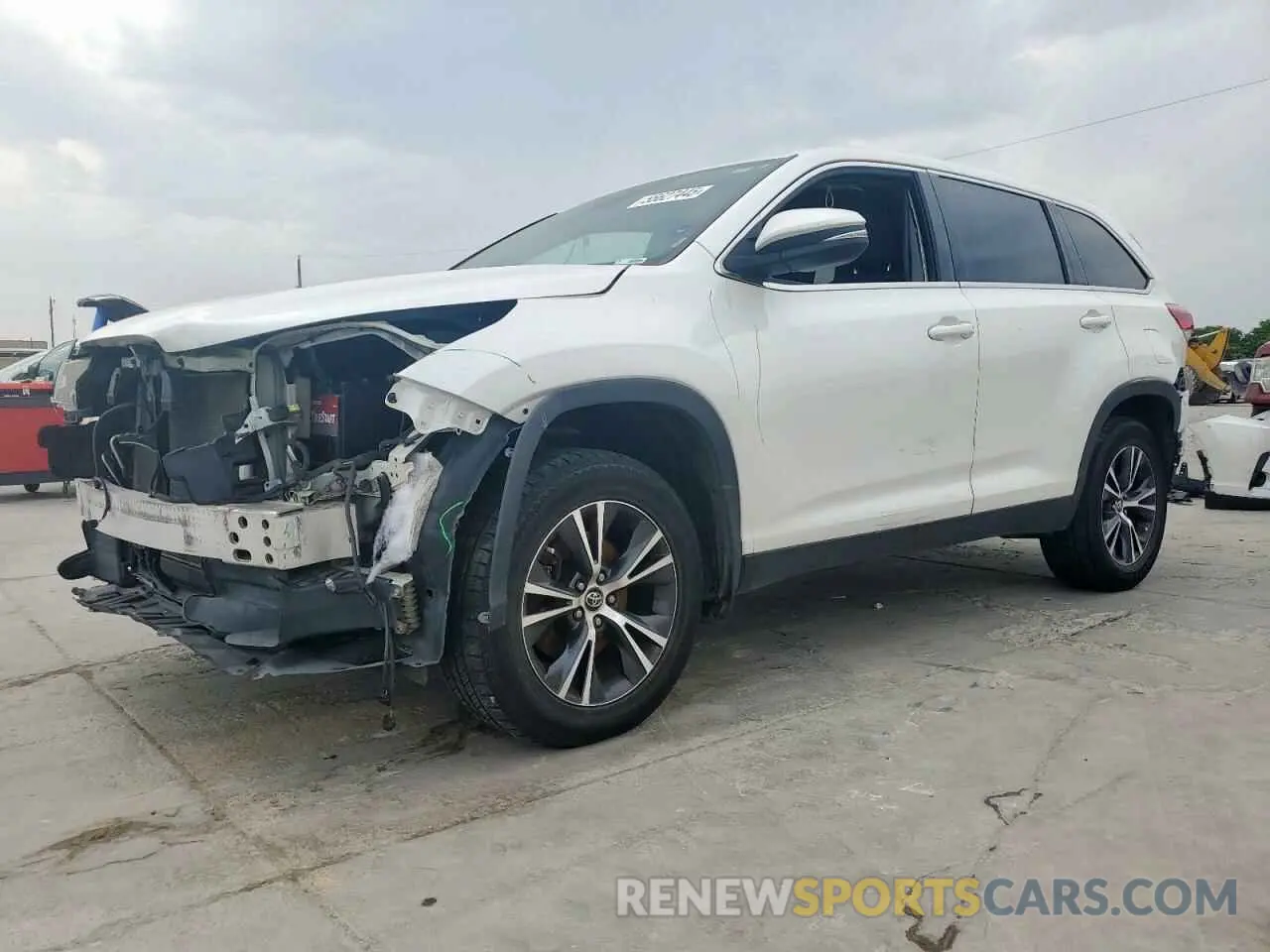 1 Photograph of a damaged car 5TDBZRFH4KS929527 TOYOTA HIGHLANDER 2019