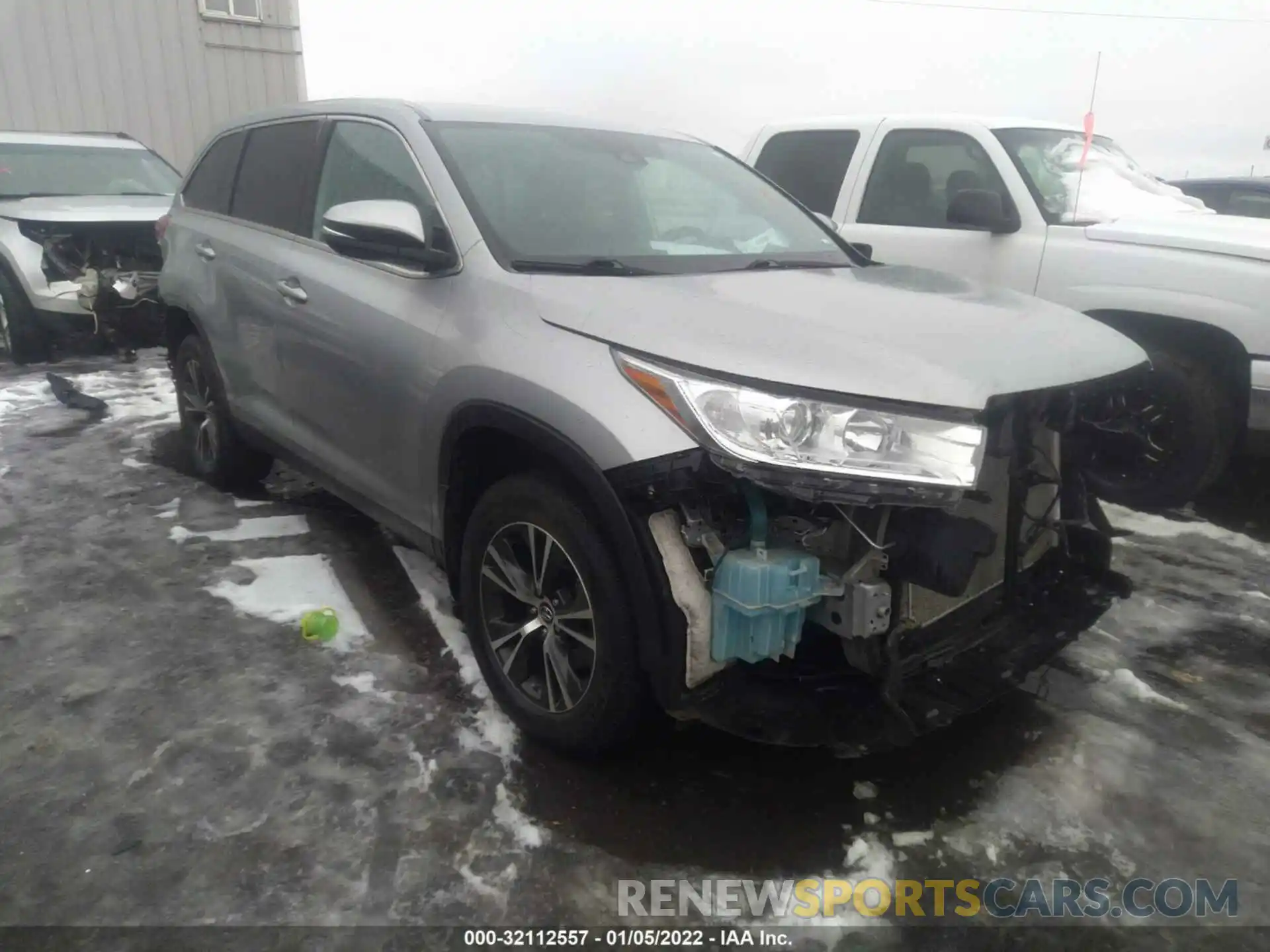 1 Photograph of a damaged car 5TDBZRFH4KS946313 TOYOTA HIGHLANDER 2019