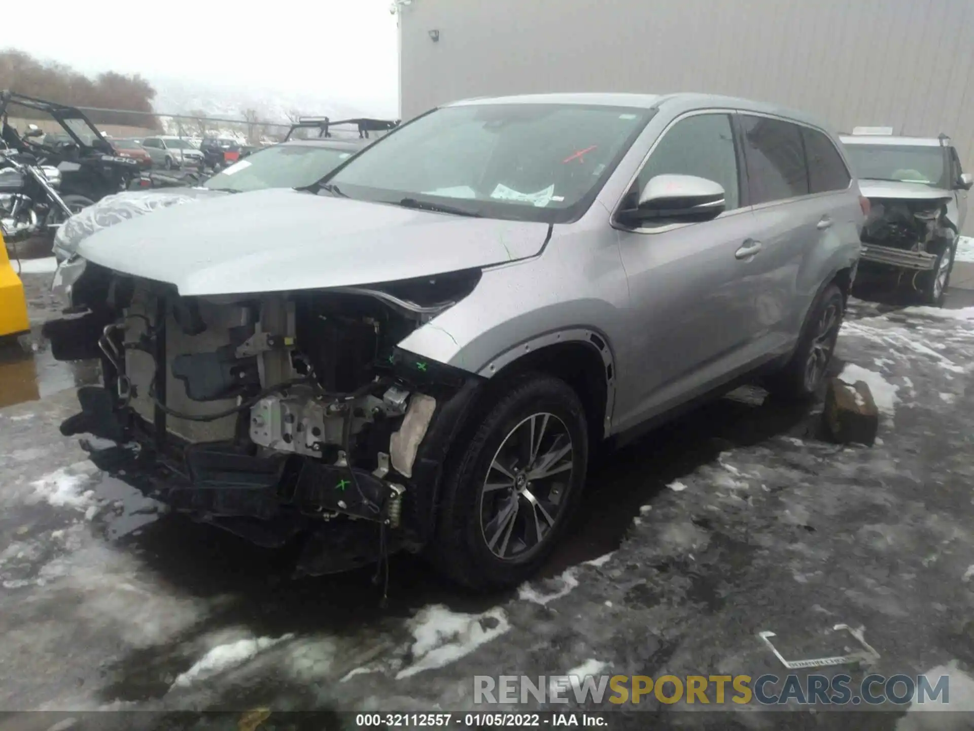 2 Photograph of a damaged car 5TDBZRFH4KS946313 TOYOTA HIGHLANDER 2019