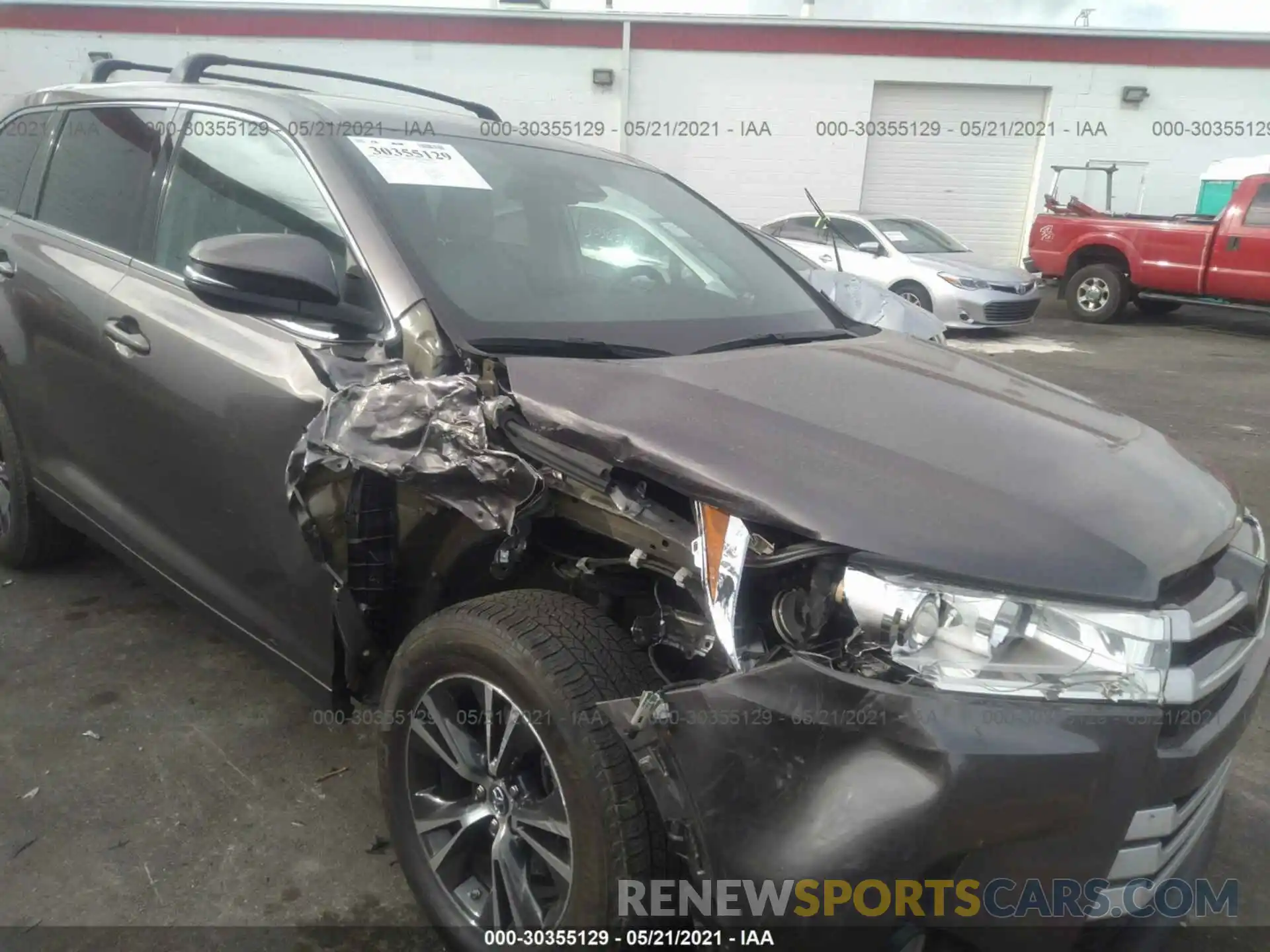 6 Photograph of a damaged car 5TDBZRFH4KS956808 TOYOTA HIGHLANDER 2019