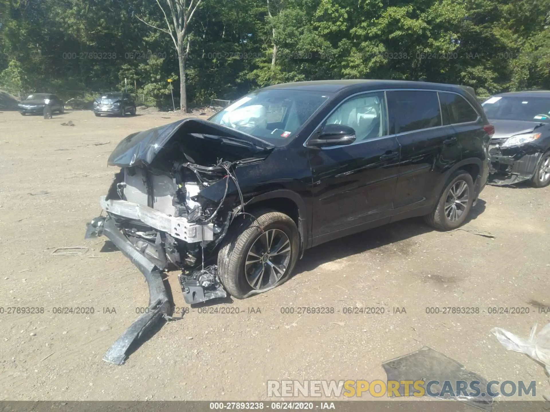 2 Photograph of a damaged car 5TDBZRFH4KS982356 TOYOTA HIGHLANDER 2019