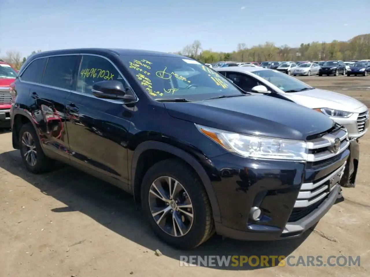 1 Photograph of a damaged car 5TDBZRFH4KS992739 TOYOTA HIGHLANDER 2019