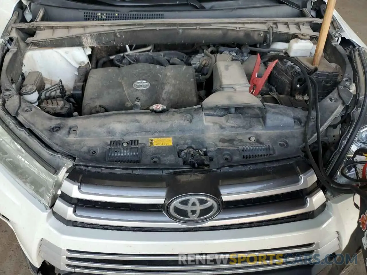 12 Photograph of a damaged car 5TDBZRFH5KS701584 TOYOTA HIGHLANDER 2019
