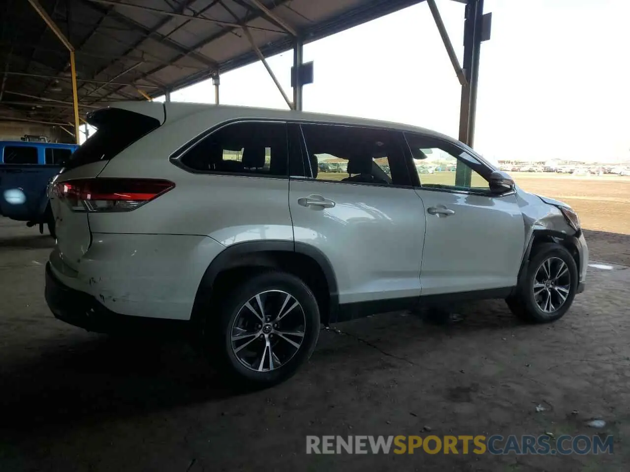 3 Photograph of a damaged car 5TDBZRFH5KS701584 TOYOTA HIGHLANDER 2019