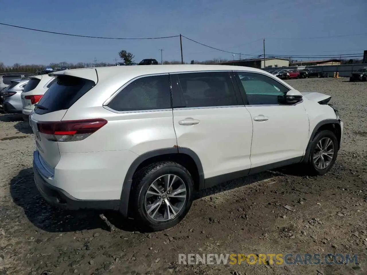 3 Photograph of a damaged car 5TDBZRFH5KS707188 TOYOTA HIGHLANDER 2019