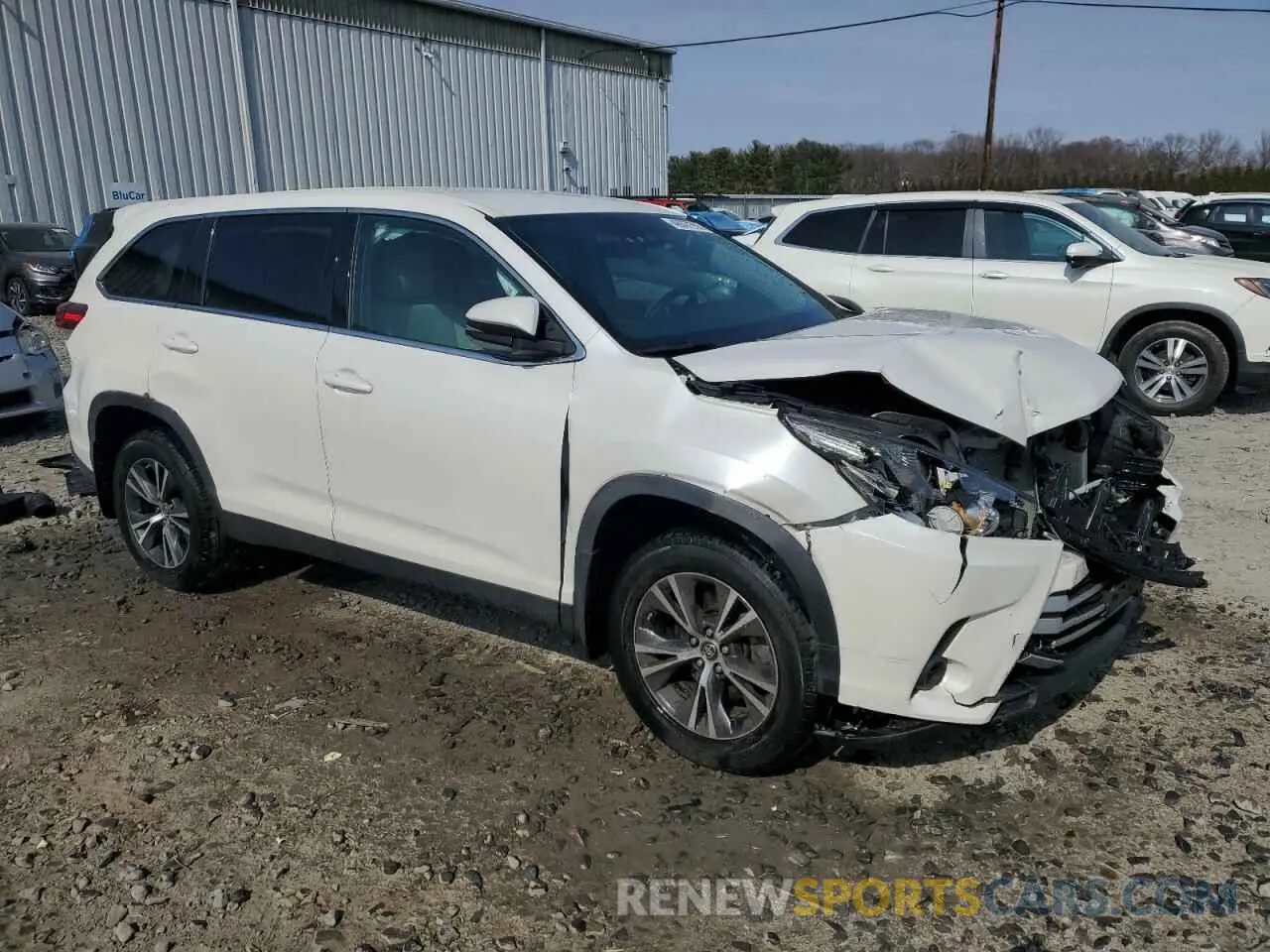 4 Photograph of a damaged car 5TDBZRFH5KS707188 TOYOTA HIGHLANDER 2019