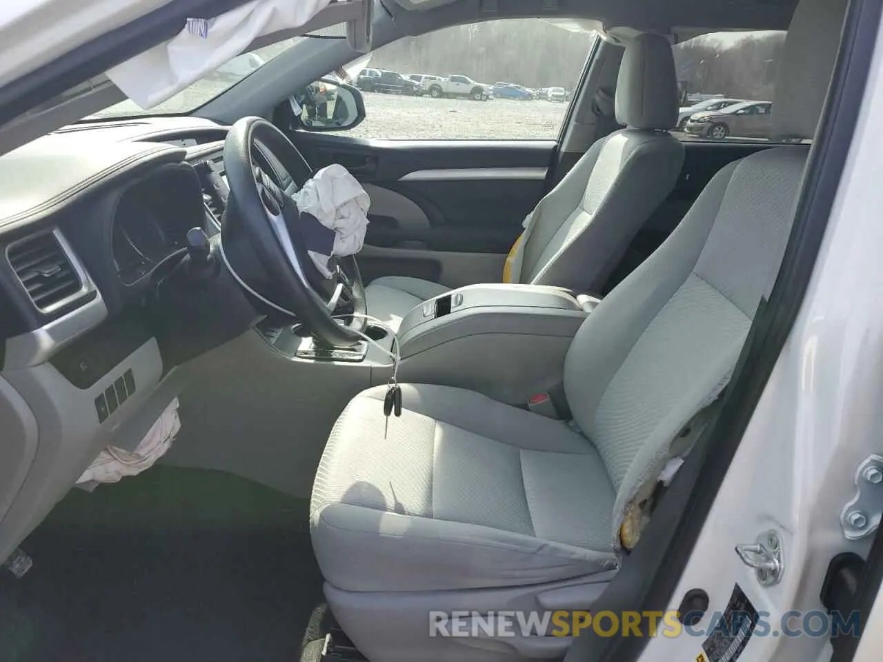 7 Photograph of a damaged car 5TDBZRFH5KS707188 TOYOTA HIGHLANDER 2019
