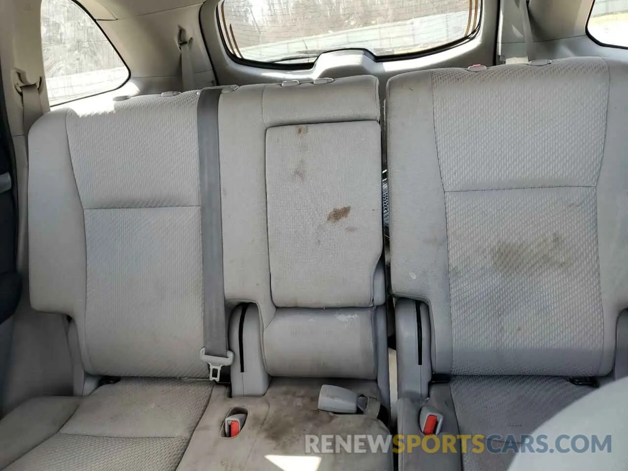 10 Photograph of a damaged car 5TDBZRFH5KS722273 TOYOTA HIGHLANDER 2019