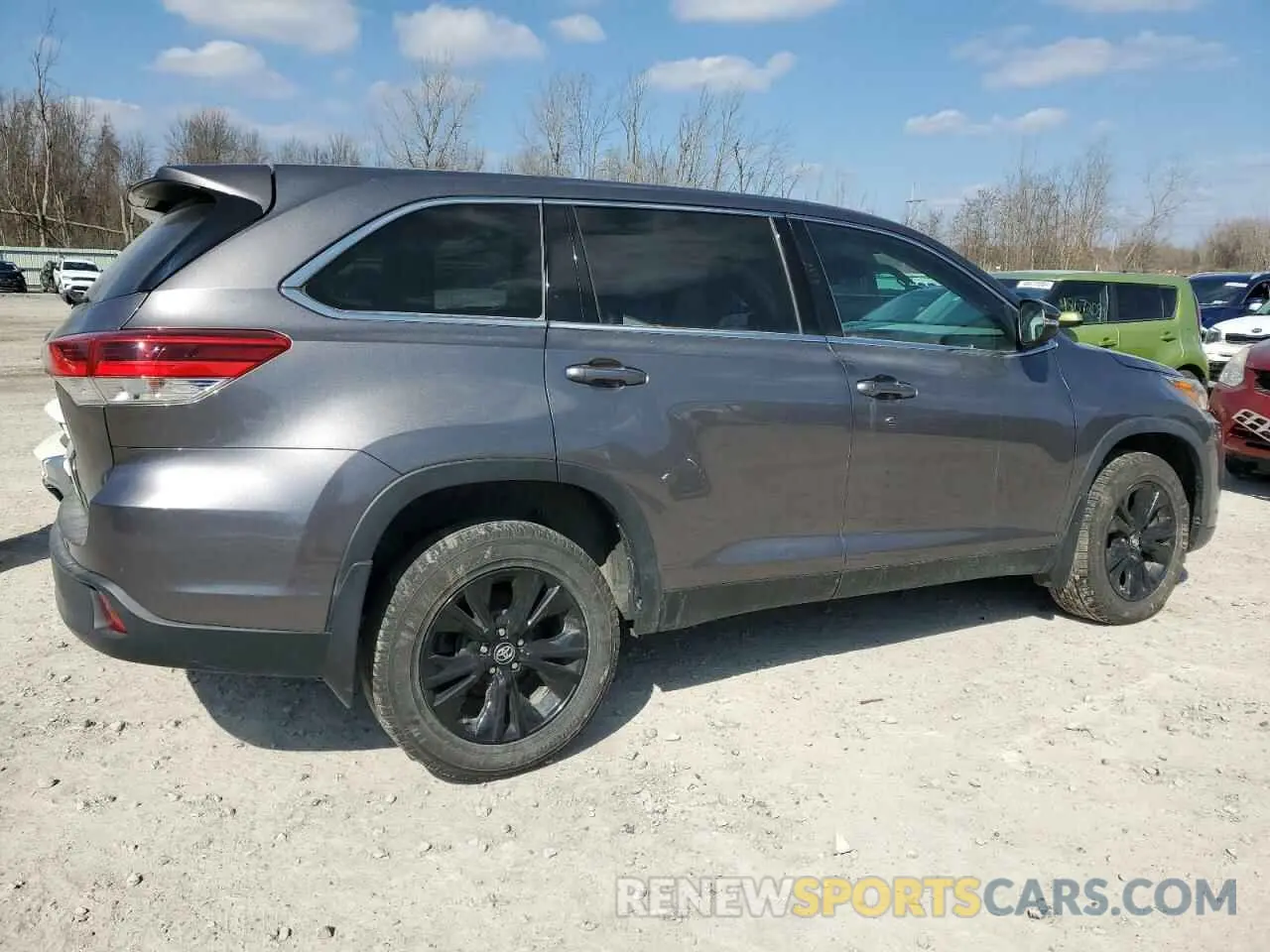 3 Photograph of a damaged car 5TDBZRFH5KS722273 TOYOTA HIGHLANDER 2019