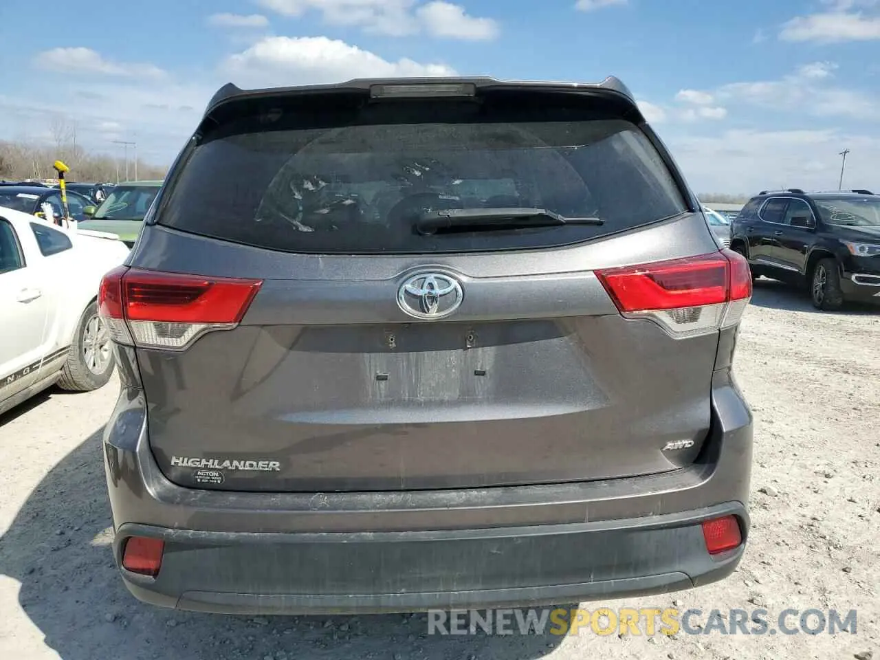 6 Photograph of a damaged car 5TDBZRFH5KS722273 TOYOTA HIGHLANDER 2019