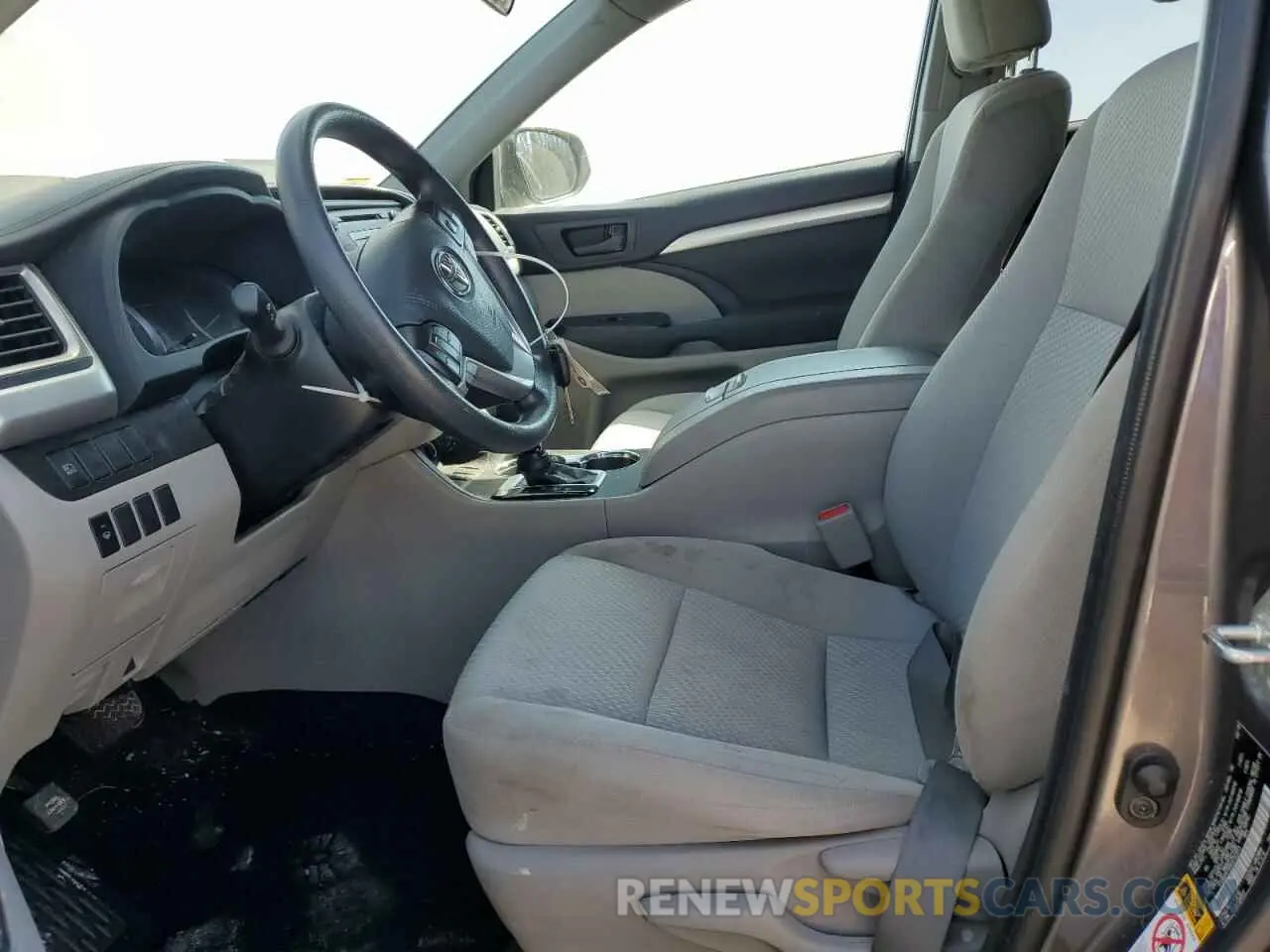 7 Photograph of a damaged car 5TDBZRFH5KS722273 TOYOTA HIGHLANDER 2019