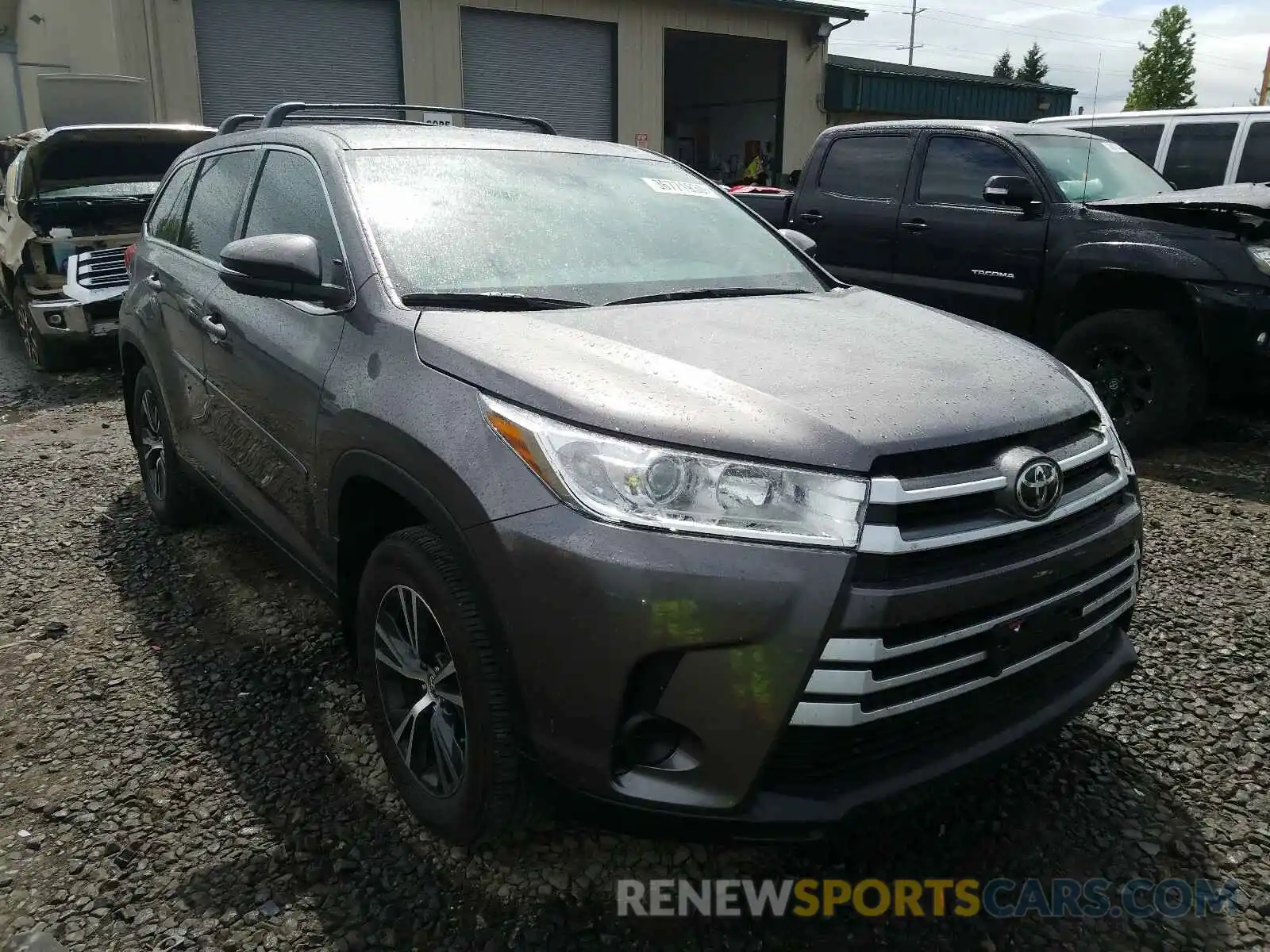 1 Photograph of a damaged car 5TDBZRFH5KS735556 TOYOTA HIGHLANDER 2019