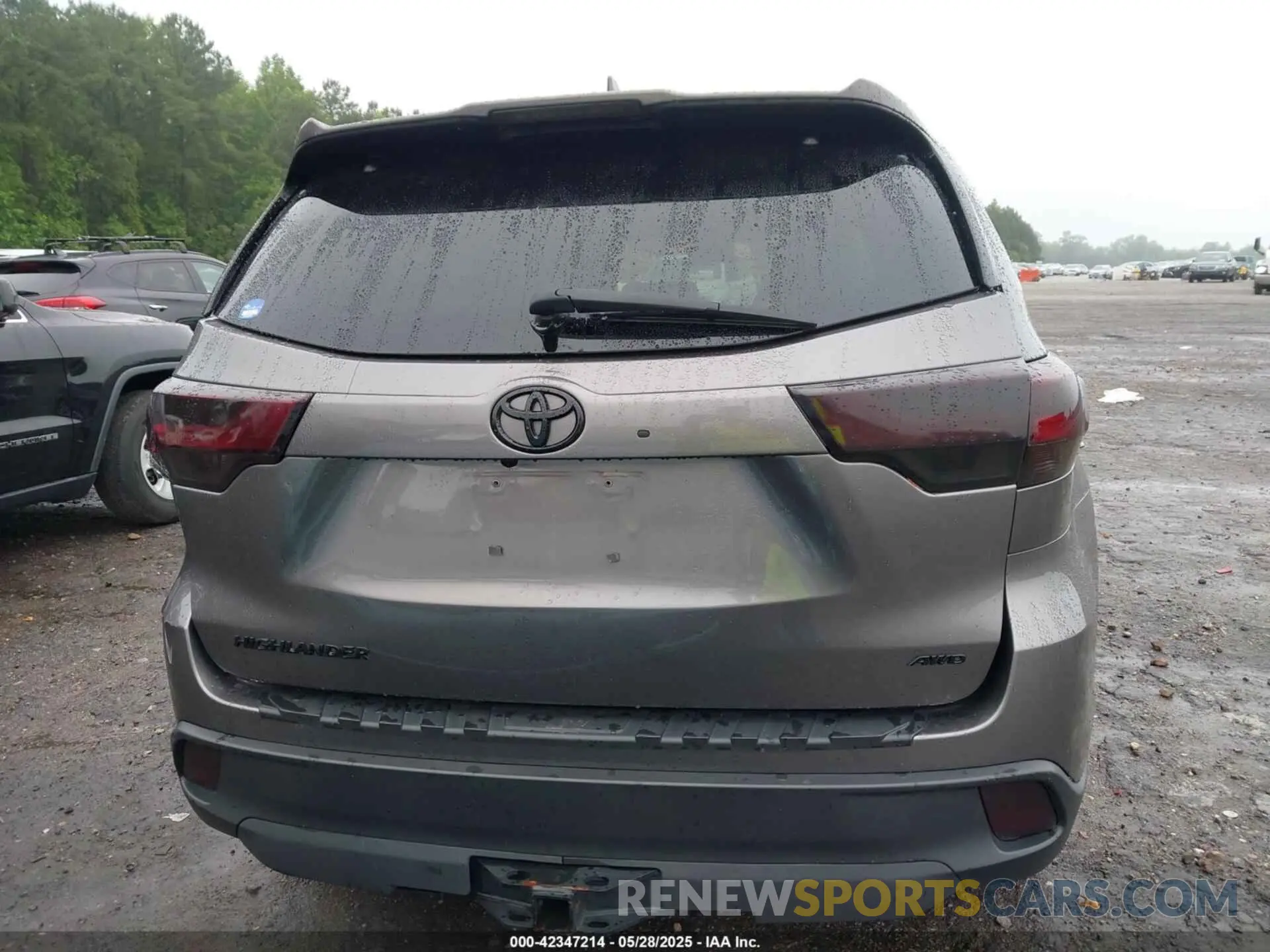 16 Photograph of a damaged car 5TDBZRFH5KS736089 TOYOTA HIGHLANDER 2019