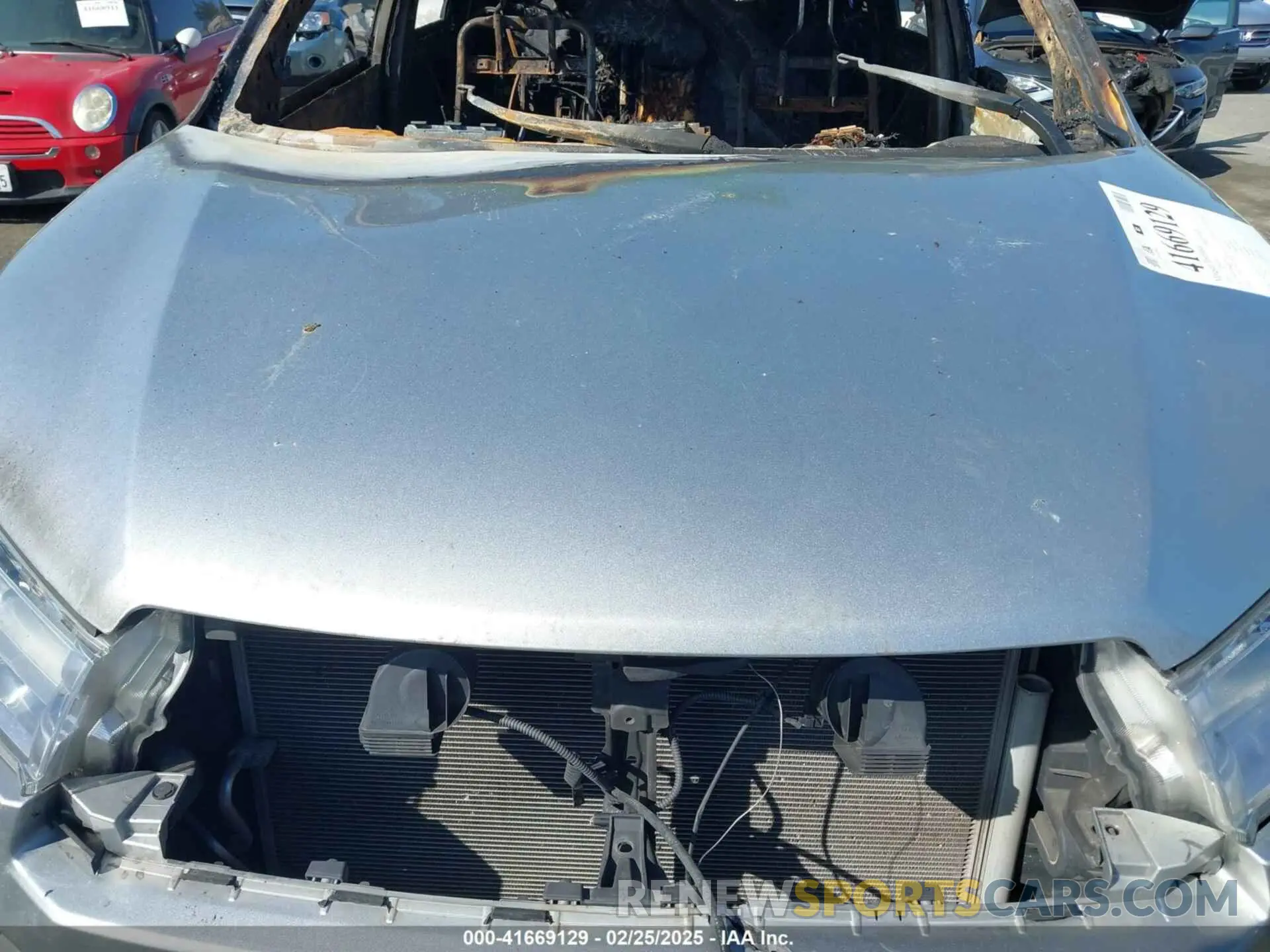 10 Photograph of a damaged car 5TDBZRFH5KS916530 TOYOTA HIGHLANDER 2019