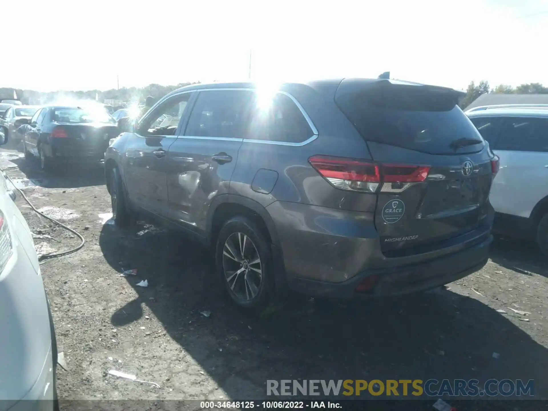 3 Photograph of a damaged car 5TDBZRFH5KS922232 TOYOTA HIGHLANDER 2019