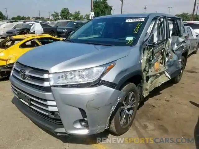 2 Photograph of a damaged car 5TDBZRFH5KS946708 TOYOTA HIGHLANDER 2019